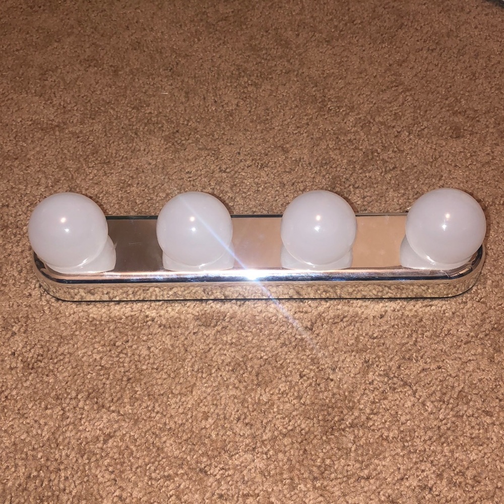 Battery Powered Make Up Light 💡